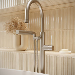 AQUABRASS UMIX FLOORMOUNT TUBFILLER WITH HANDSHOWER